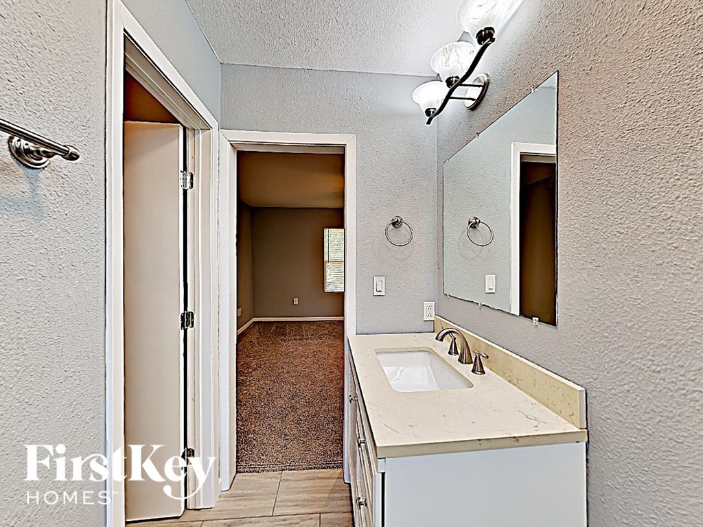 626 WARREN St 4 Beds House for Rent - Photo Gallery 8