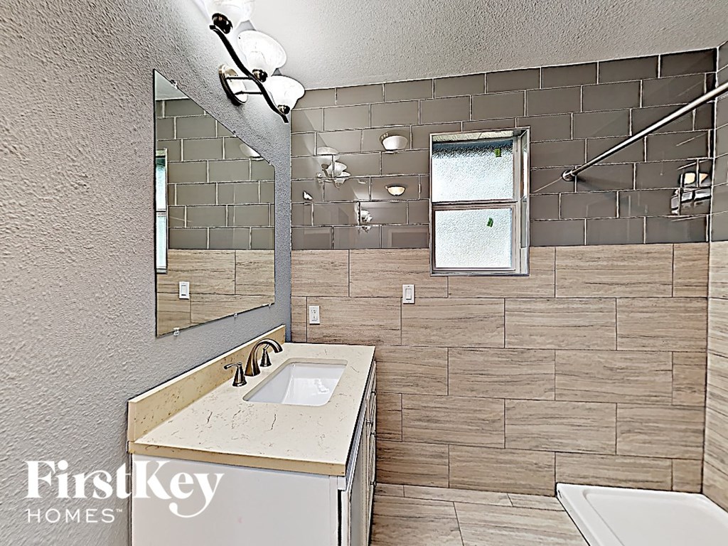 626 WARREN St 4 Beds House for Rent - Photo Gallery 9