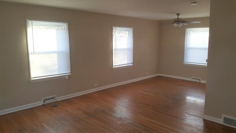 630 Crest St 3 Beds Apartment for Rent