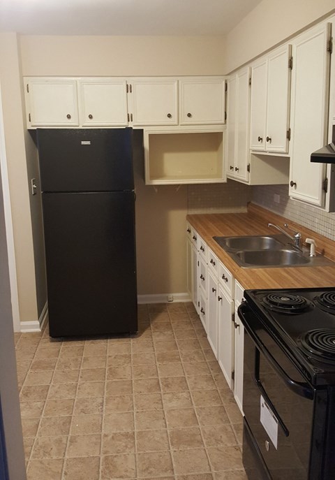 630 Crest St 3 Beds Apartment for Rent