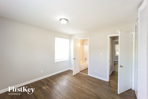642 Roxbury Drive 3 Beds Apartment for Rent