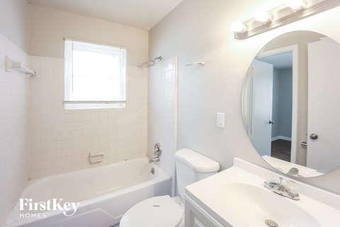 642 Roxbury Drive 3 Beds Apartment for Rent