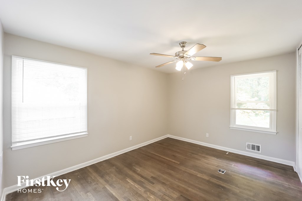 642 Roxbury Drive 3 Beds House for Rent - Photo Gallery 6