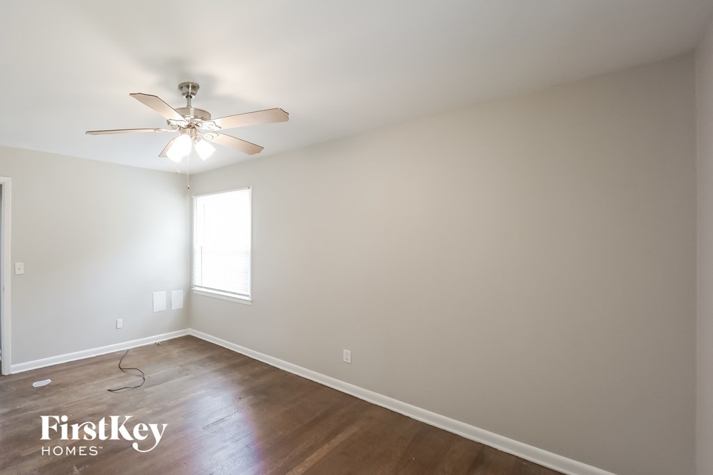 642 Roxbury Drive 3 Beds House for Rent - Photo Gallery 7