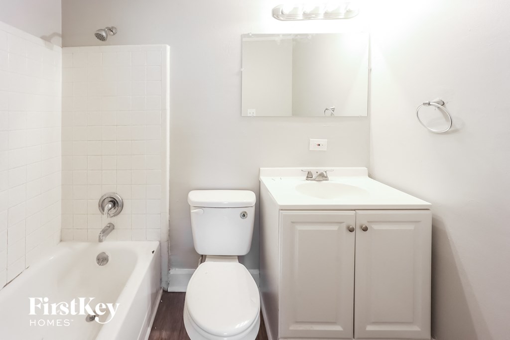 642 Roxbury Drive 3 Beds House for Rent - Photo Gallery 8