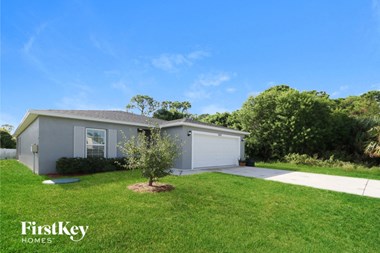 649 NW Bayshore Blvd 4 Beds Apartment for Rent