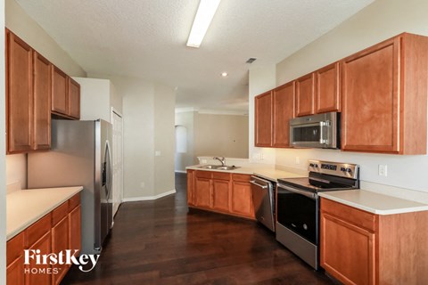 653 W Johns Creek Pkwy 4 Beds Apartment for Rent