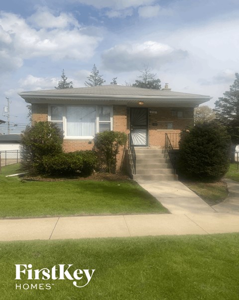 659 Paxton Avenue 3 Beds Apartment for Rent
