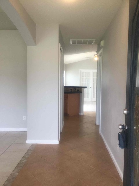 662 SW Sandbar Terrace 4 Beds Apartment for Rent