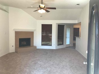 674 Sunflower Trl 3 Beds House for Rent - Photo Gallery 2