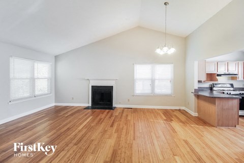 675 Woodcrest Manor Dr 4 Beds Apartment for Rent