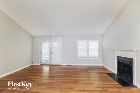 675 Woodcrest Manor Dr 4 Beds Apartment for Rent