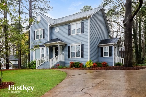 687 Crabtree Court SW 4 Beds Apartment for Rent