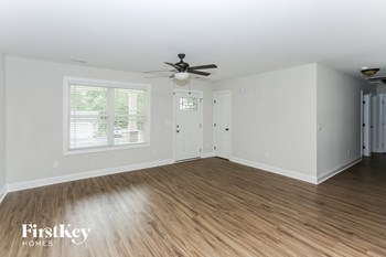 701 Robin Ave 4 Beds House for Rent - Photo Gallery 4