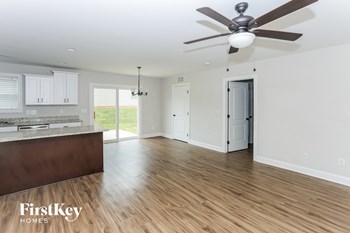 701 Robin Ave 4 Beds House for Rent - Photo Gallery 5