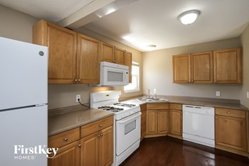 717 Sunset Drive 3 Beds House for Rent - Photo Gallery 5