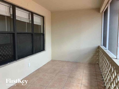 727 S Pine St 3 Beds Apartment for Rent
