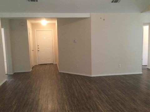 728 Southwynd St 3 Beds Apartment for Rent