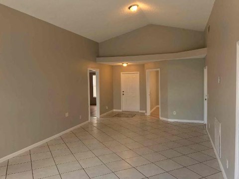 735 Sw 7 Court 4 Beds Apartment for Rent