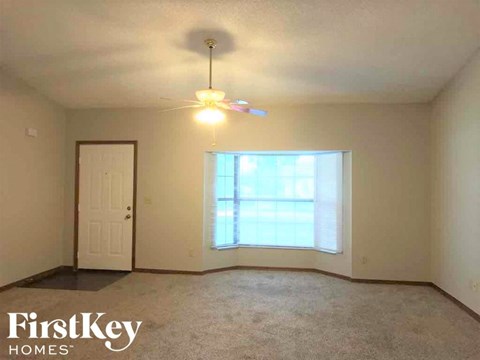 742 Eunice St 3 Beds Apartment for Rent