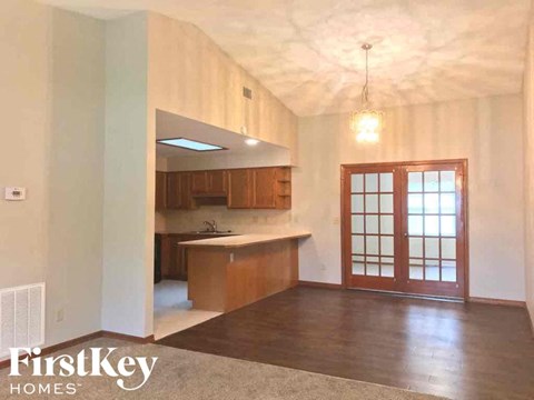 742 Eunice St 3 Beds Apartment for Rent