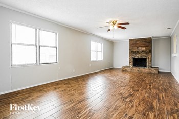 745 OAKWOOD AVENUE 3 Beds House for Rent - Photo Gallery 6