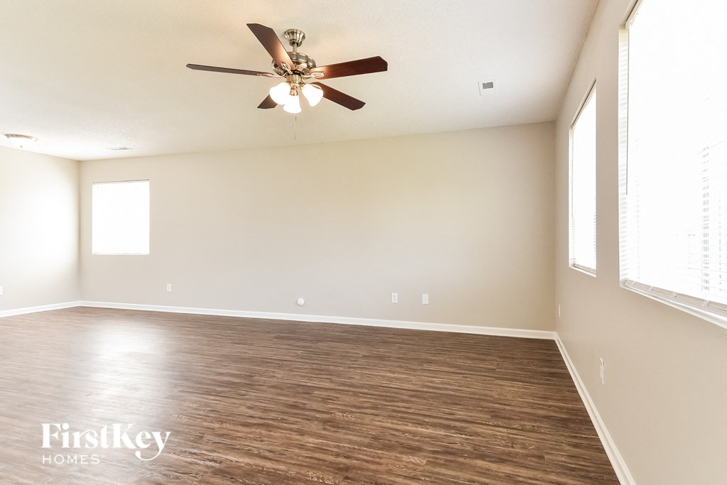 800 Stockport Way Studio House for Rent - Photo Gallery 4