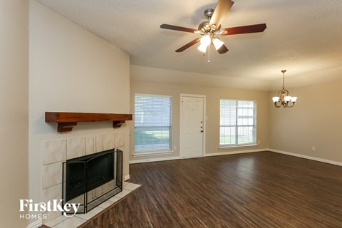 805 Shadybrook Lane 3 Beds Apartment for Rent