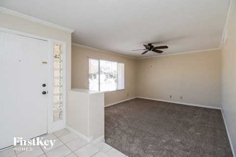 813 E Todd Dr 4 Beds Apartment for Rent