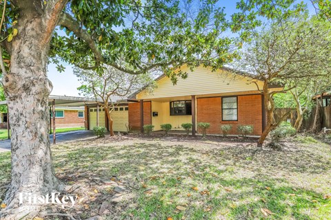 813 LUELLA Ave 3 Beds Apartment for Rent