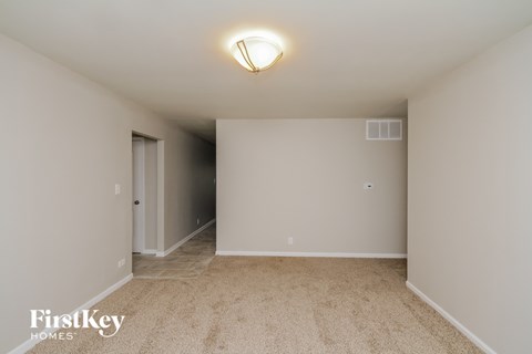 823 Oriole Drive 3 Beds Apartment for Rent