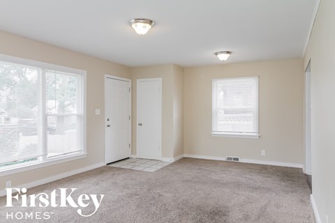 834 Charles 2 Beds Apartment for Rent
