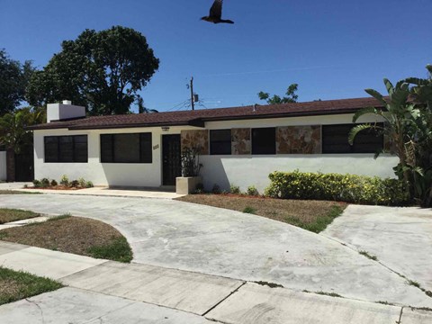 855 W 72 Street 3 Beds Apartment for Rent