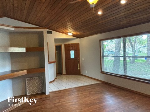 878 Daffodil Drive 4 Beds Apartment for Rent