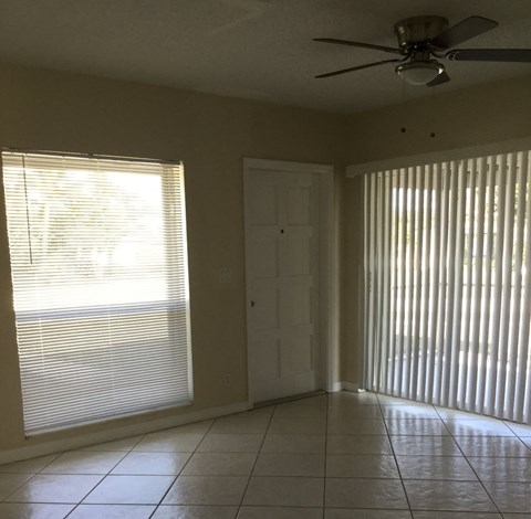 900 W Bloxham St 3 Beds Apartment for Rent