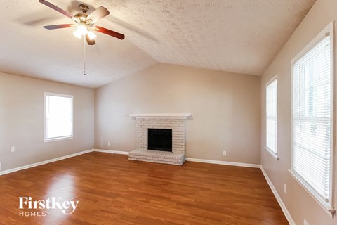 911 Providence Way 3 Beds Apartment for Rent