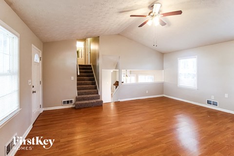 911 Providence Way 3 Beds Apartment for Rent