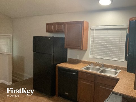 915 Campion 3 Beds Apartment for Rent