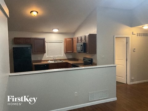 915 Campion 3 Beds Apartment for Rent