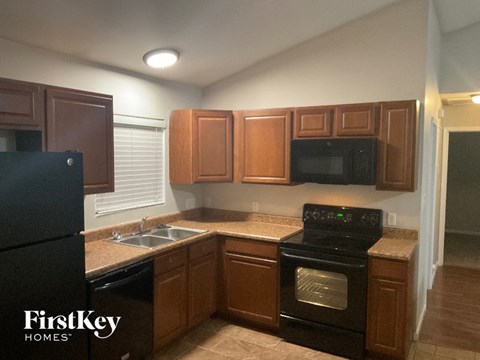 915 Campion 3 Beds Apartment for Rent