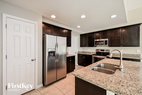 926 NW 9Th Pl 4 Beds Apartment for Rent