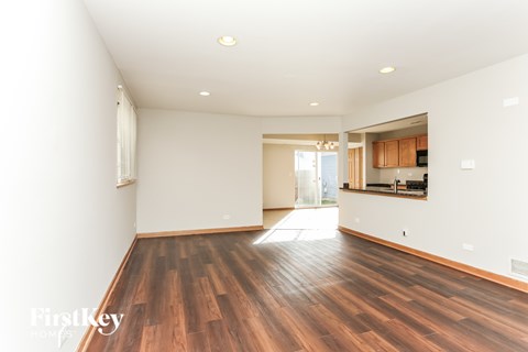 932 Symphony Dr 3 Beds Apartment for Rent