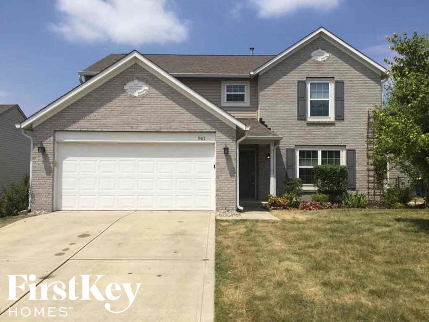 961 Nicole Way New Whiteland, IN 46184