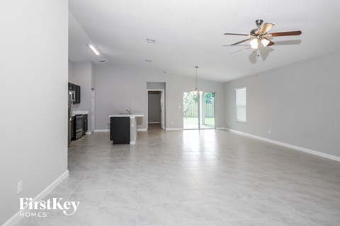 972 SW Longfellow Rd 4 Beds Apartment for Rent