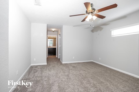 972 SW Longfellow Rd 4 Beds Apartment for Rent