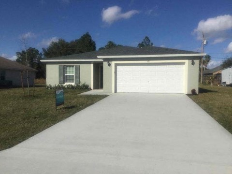 991 SW Dubois Avenue 4 Beds Apartment for Rent