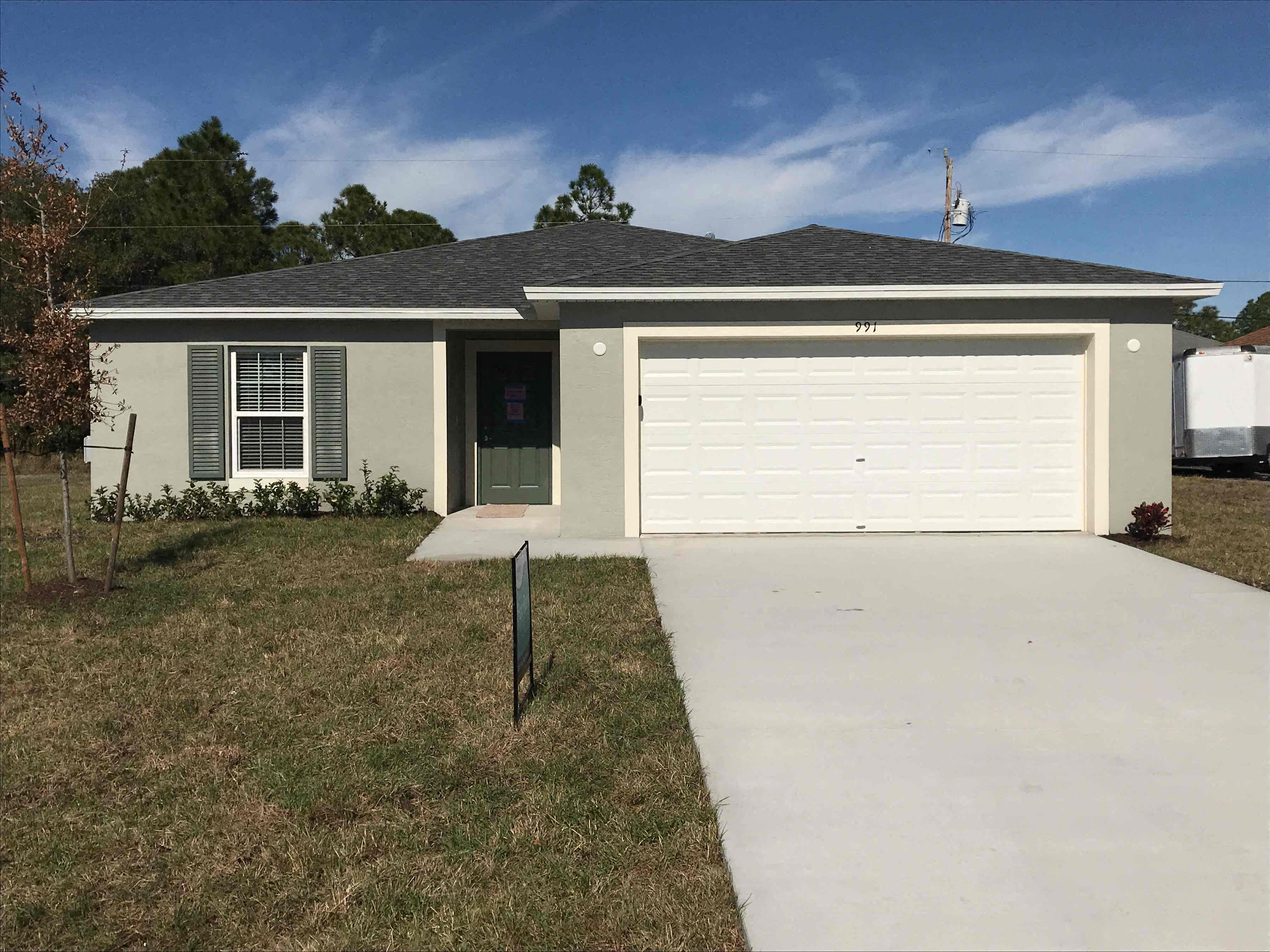 991 SW Dubois Avenue 4 Beds Apartment for Rent