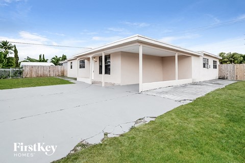 1000 NE 211Th Ter 4 Beds Apartment for Rent
