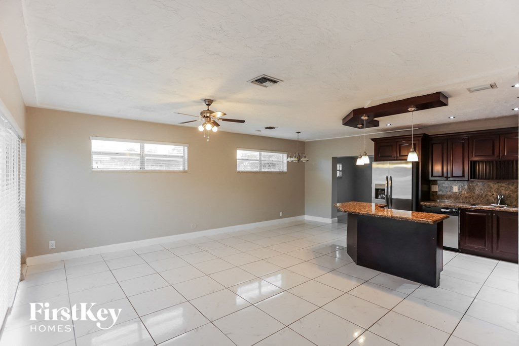 2990 e 112th street kitchen and dining room of avenantsvenants real estate