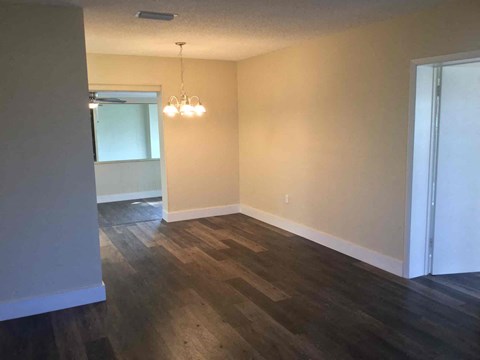 10020 SW 37 Street 4 Beds Apartment for Rent